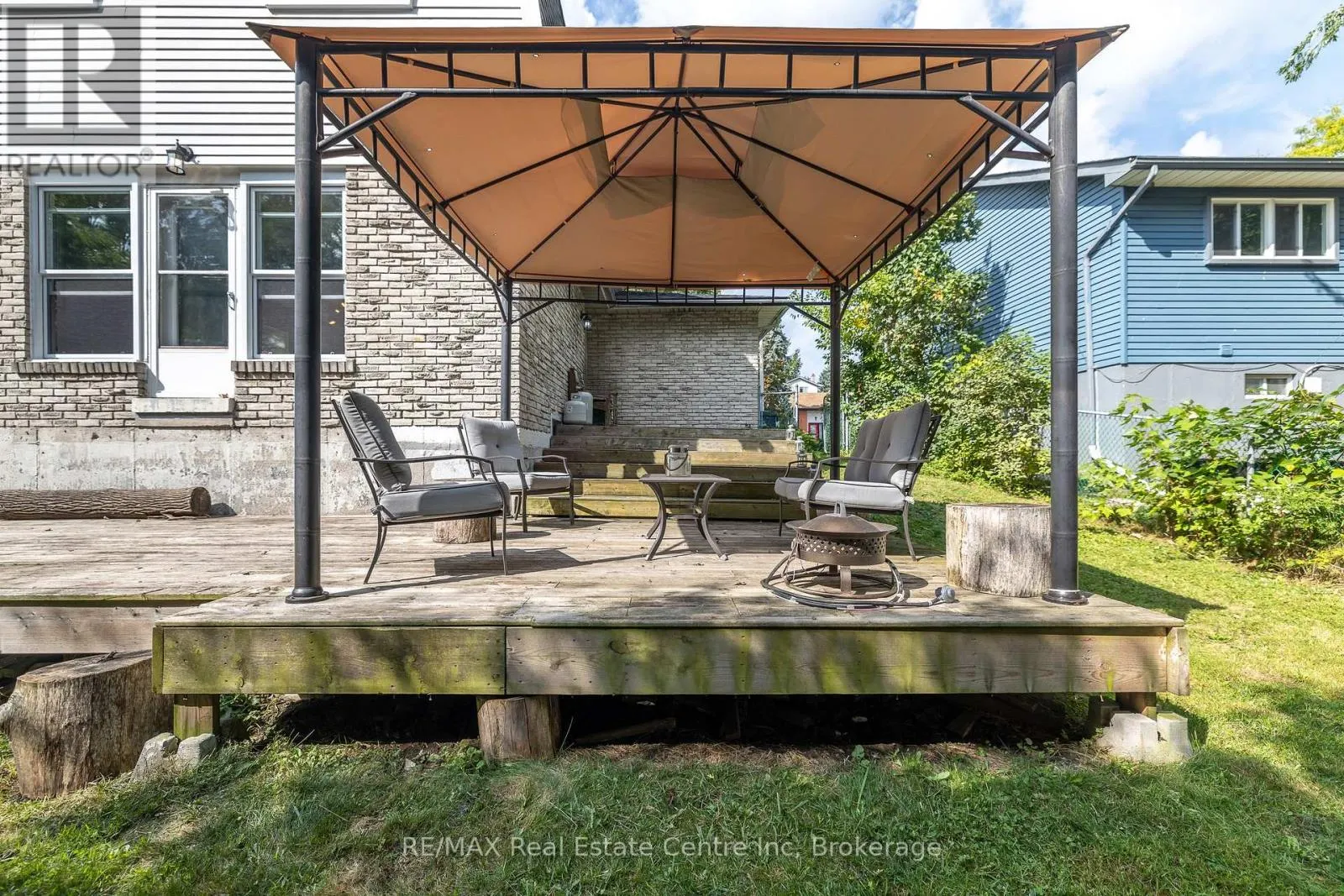 34 WOODRIDGE DRIVE