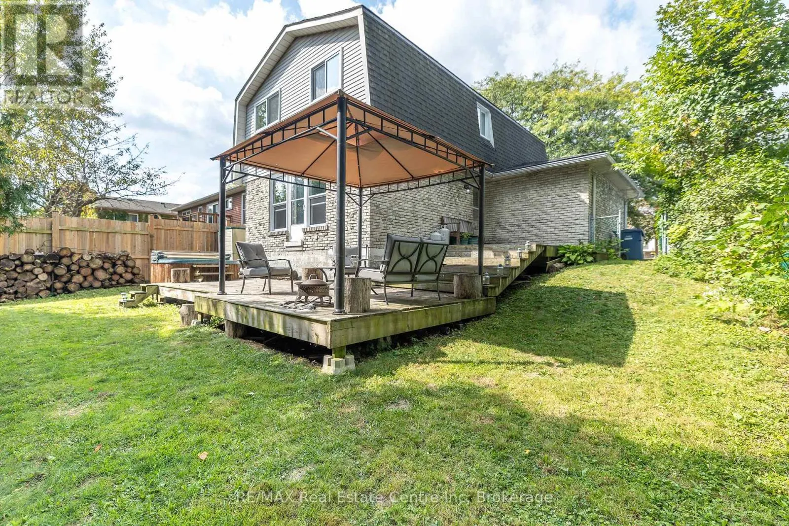 34 WOODRIDGE DRIVE
