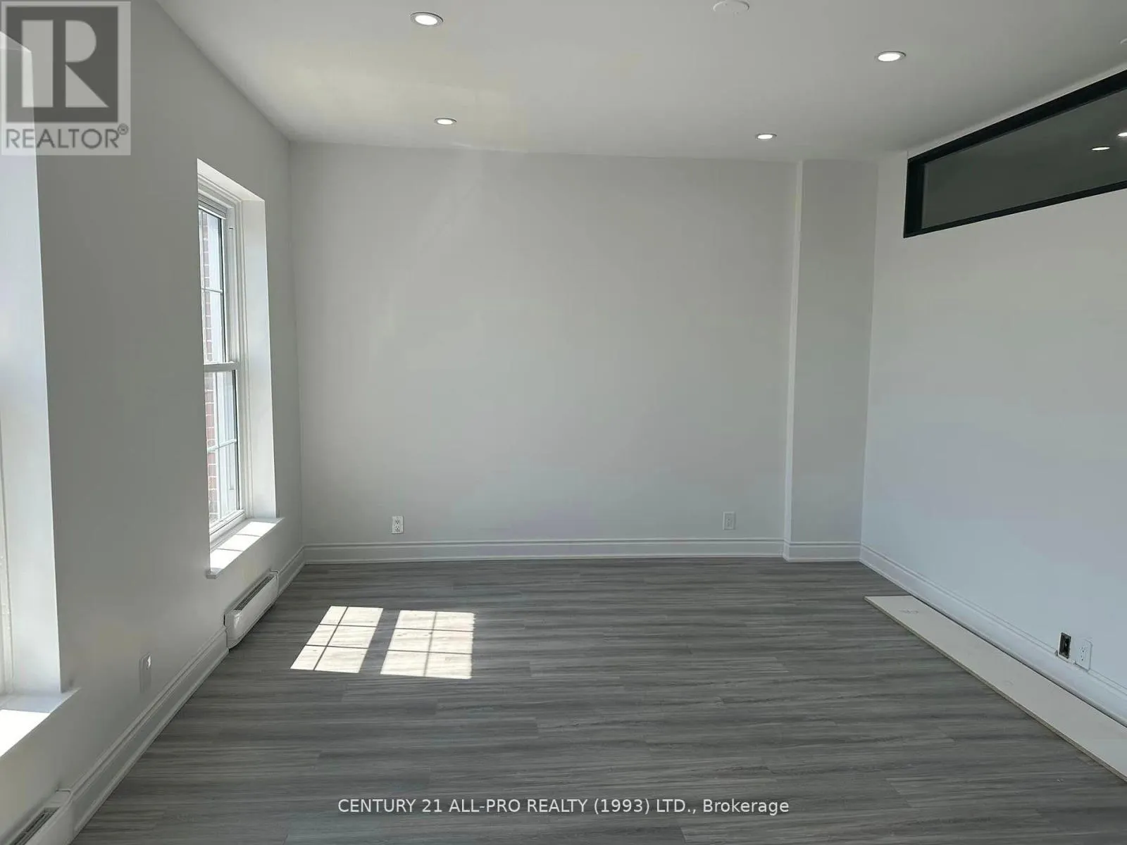 UNIT 3 - 82 KING STREET W, #Unit 3