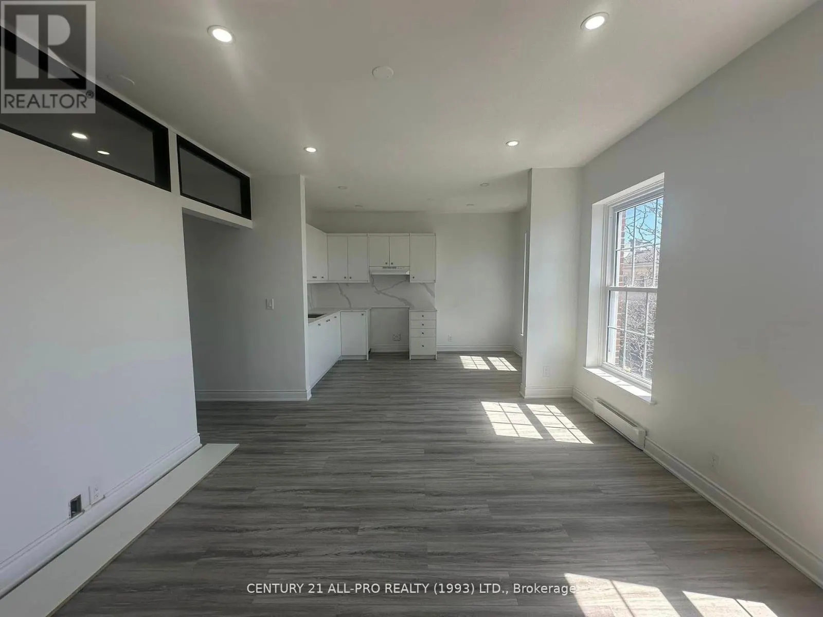 UNIT 3 - 82 KING STREET W, #Unit 3