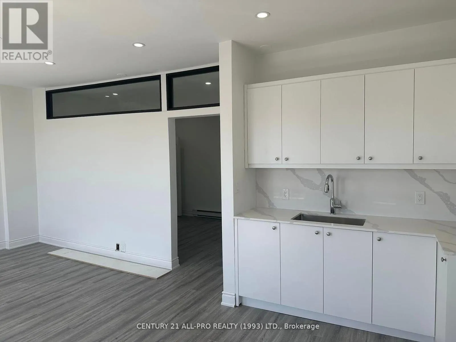 UNIT 3 - 82 KING STREET W, #Unit 3