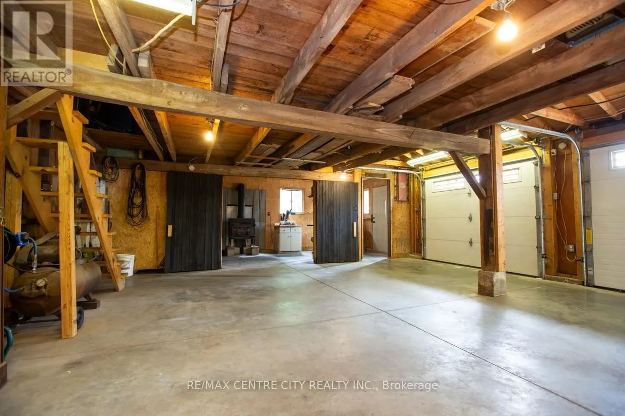 164 WOODSTOCK STREET N