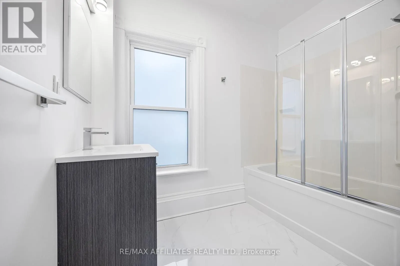 45 DRUMMOND STREET W