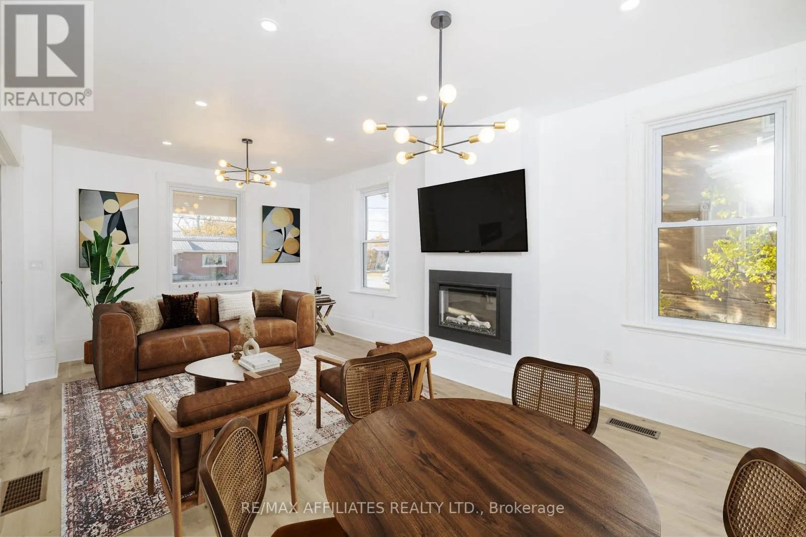 45 DRUMMOND STREET W