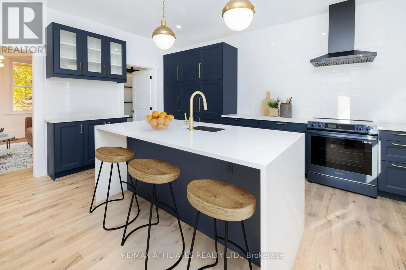 45 DRUMMOND STREET W