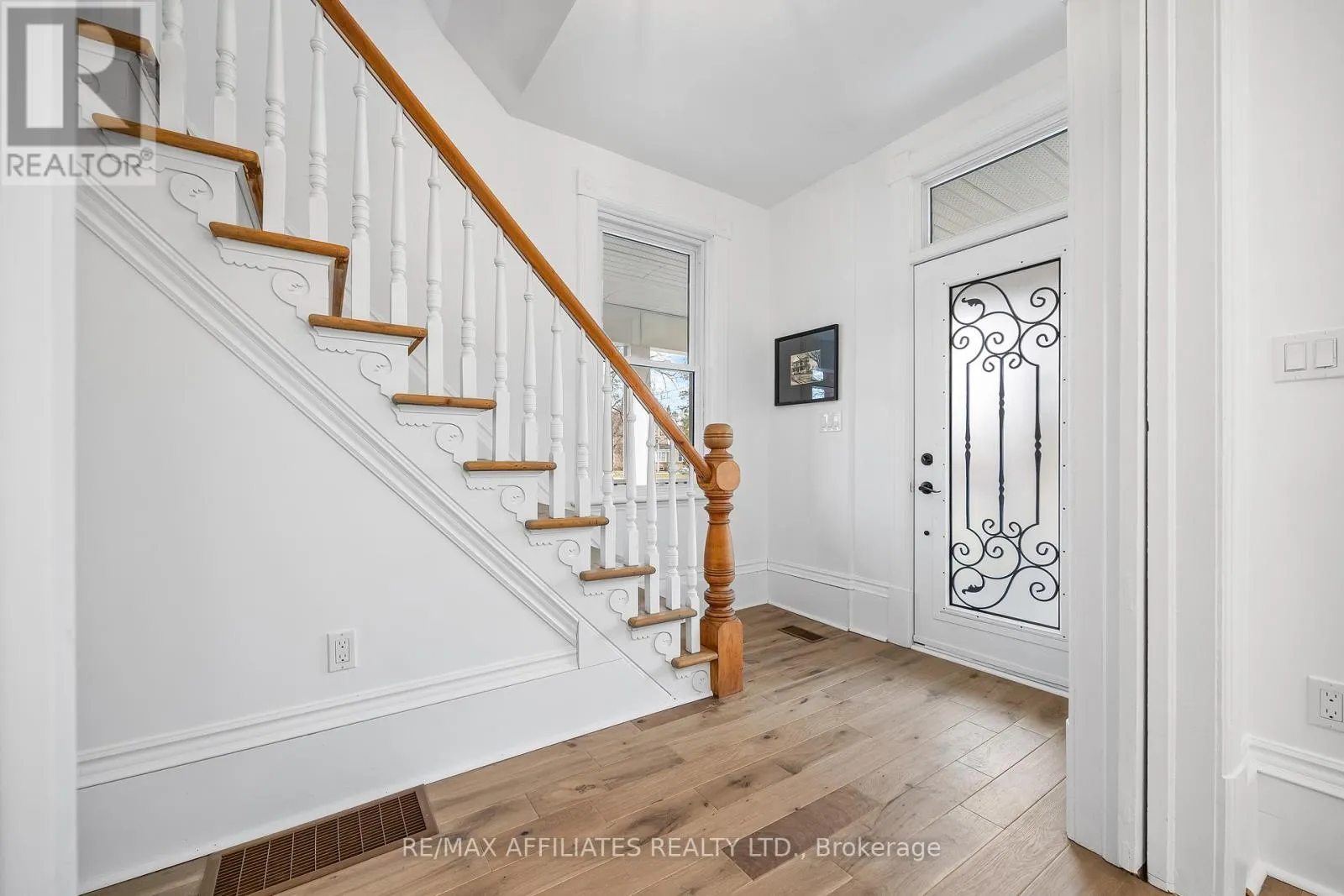 45 DRUMMOND STREET W