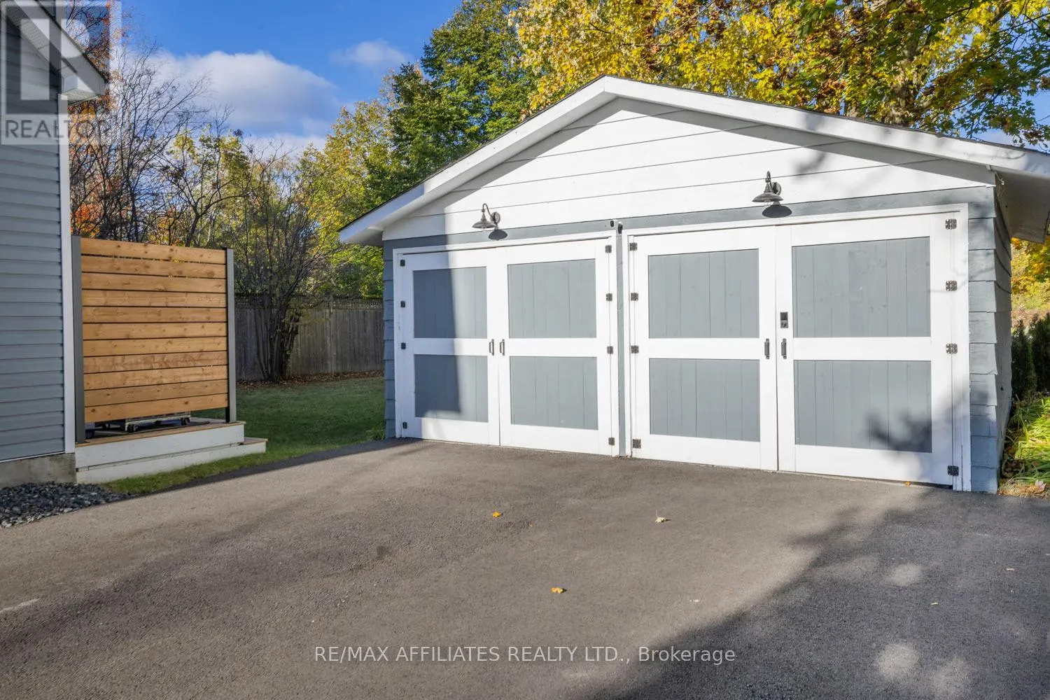 45 DRUMMOND STREET W