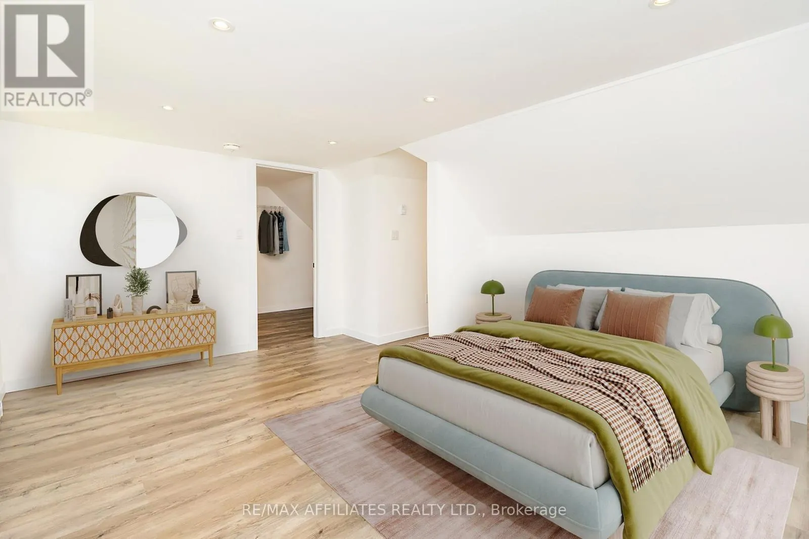 45 DRUMMOND STREET W