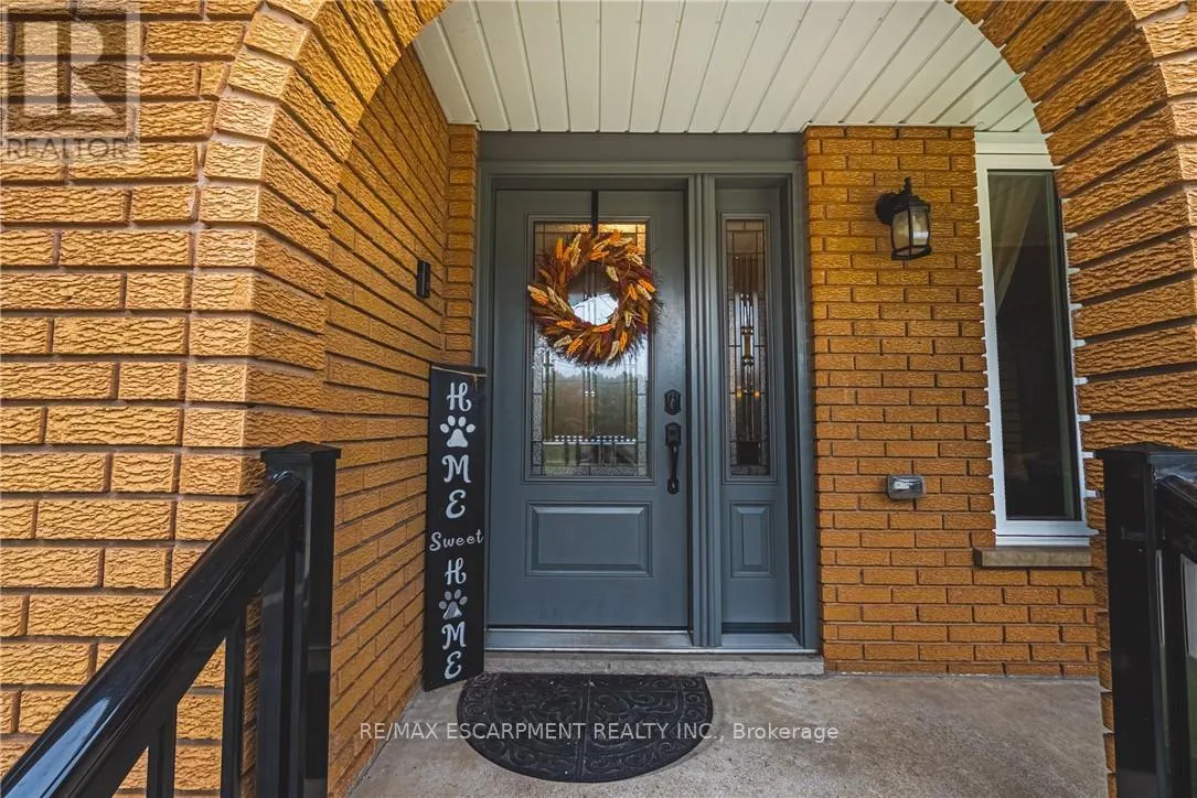 477 QUEEN VICTORIA DRIVE