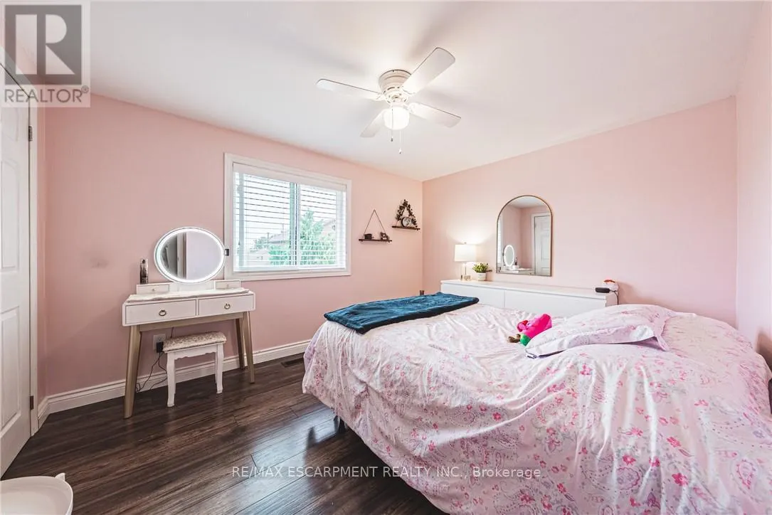 477 QUEEN VICTORIA DRIVE
