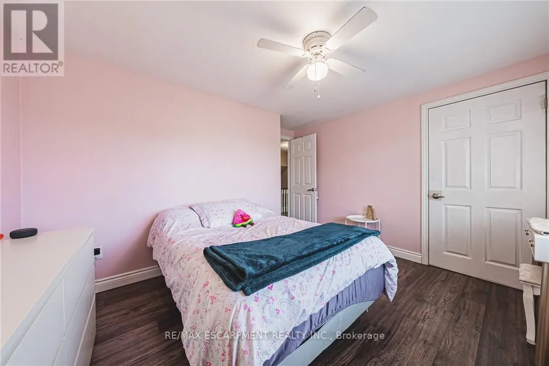 477 QUEEN VICTORIA DRIVE