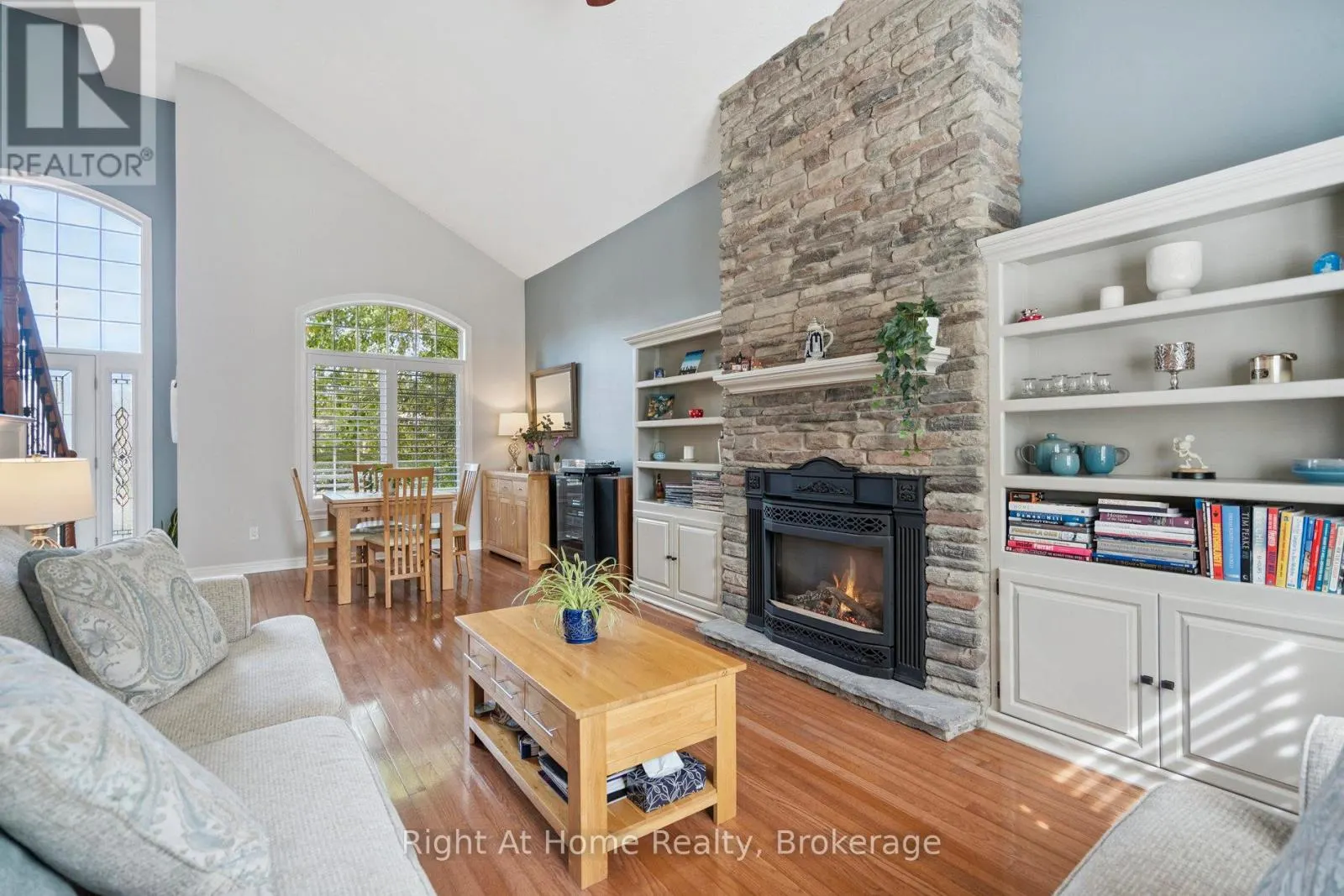 20 SCOTTSWOOD LANE