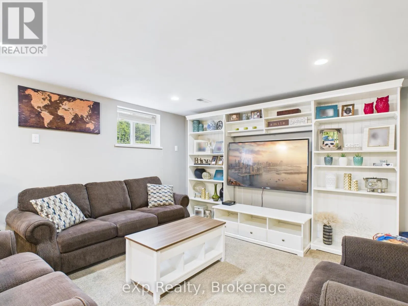 470 WILLIAMSBURG STREET