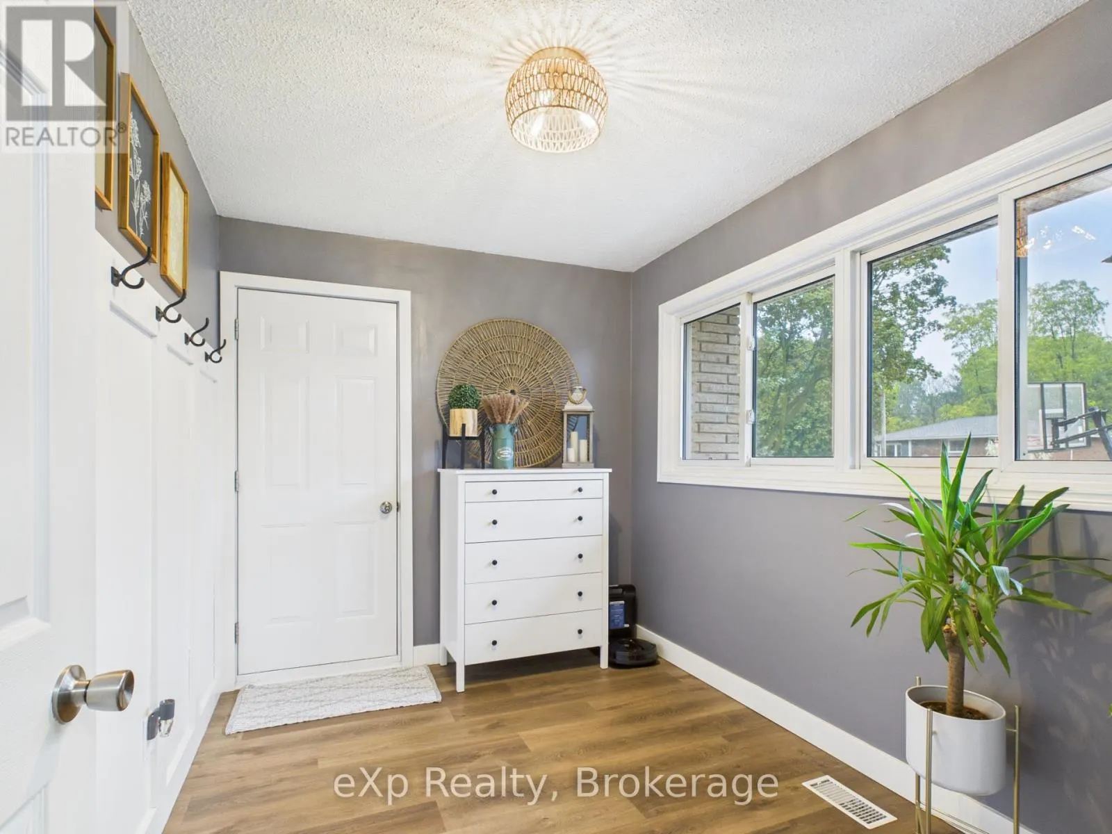 470 WILLIAMSBURG STREET