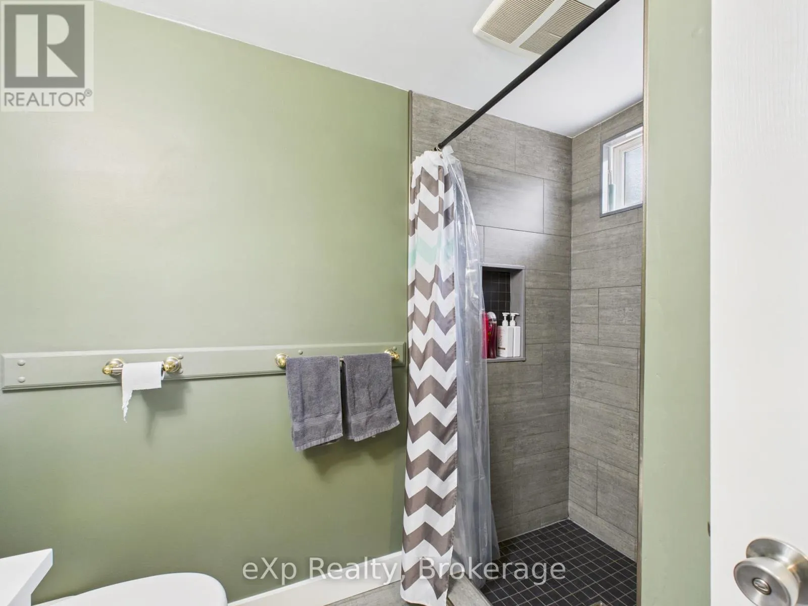 470 WILLIAMSBURG STREET