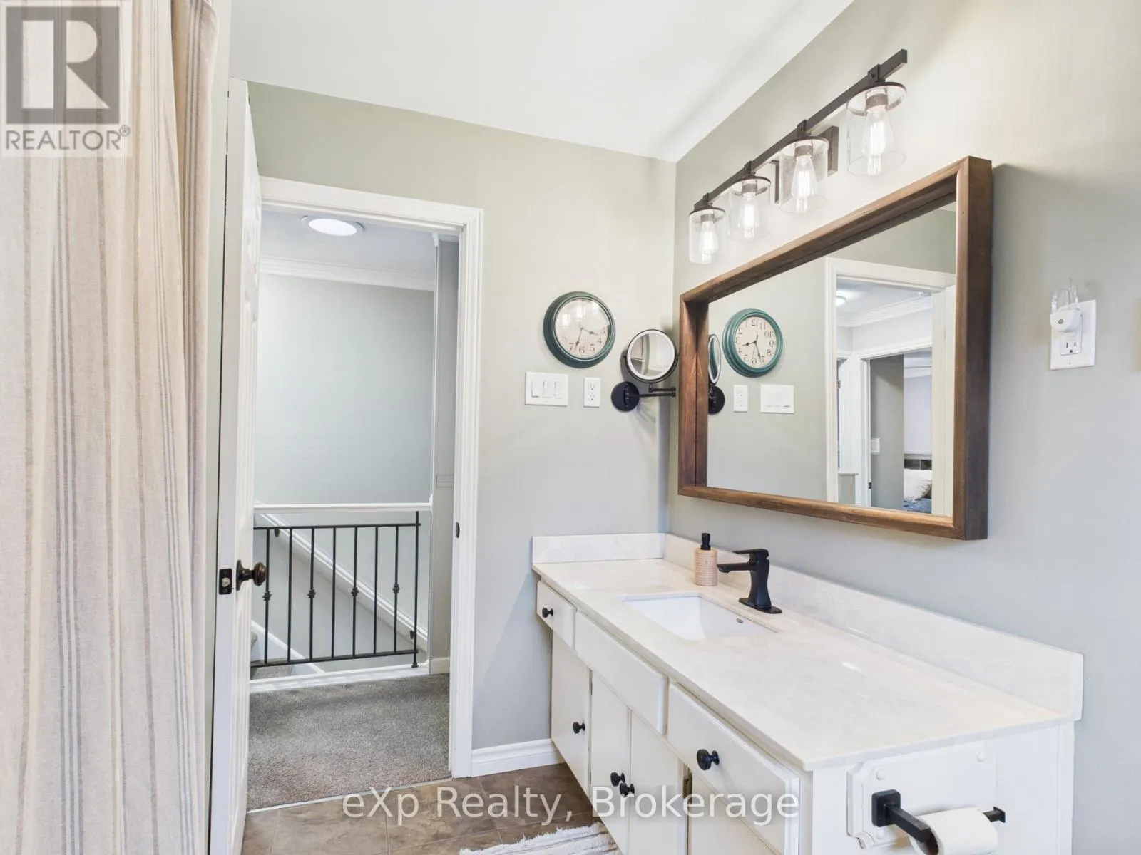 470 WILLIAMSBURG STREET