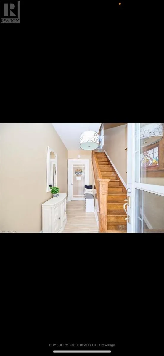 UPPER - 4679 SECOND AVENUE