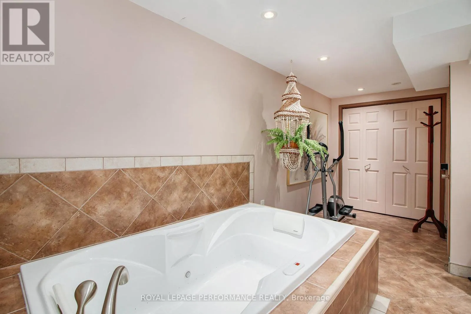 170 MIDSUMMER TERRACE