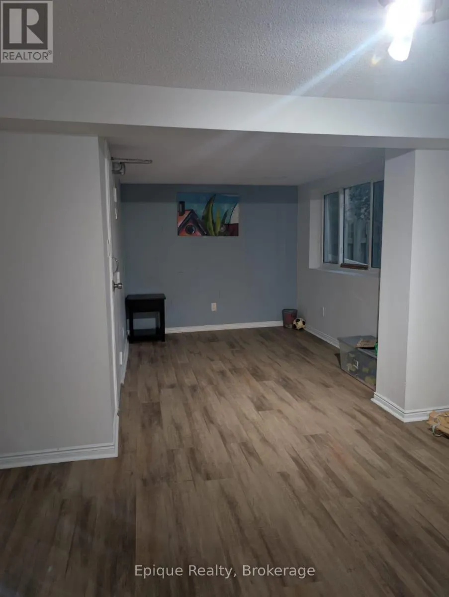 9 - 30 GREEN VALLEY DRIVE