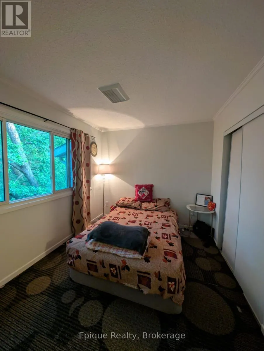 9 - 30 GREEN VALLEY DRIVE