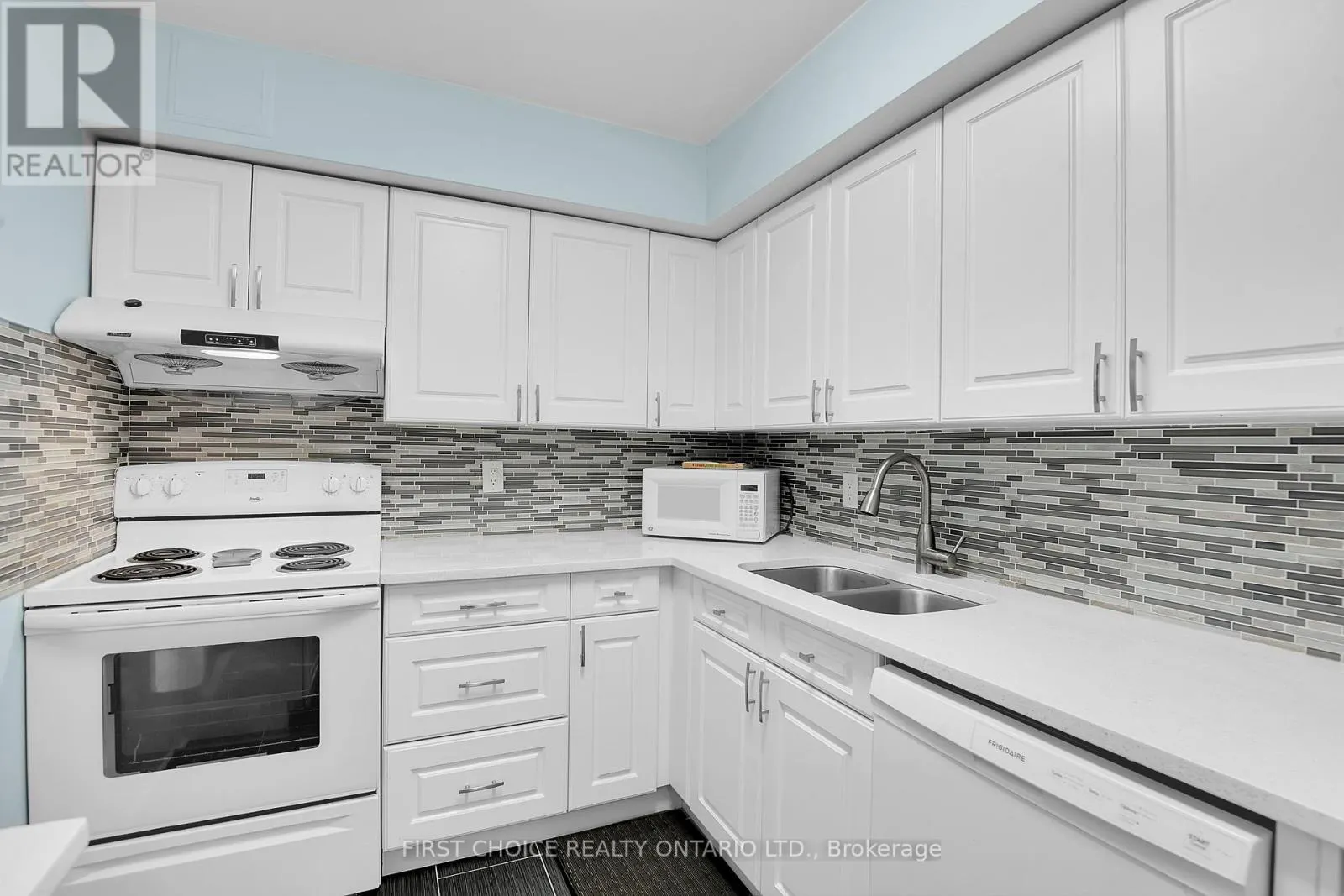 303 - 1500 RIVERSIDE DRIVE
