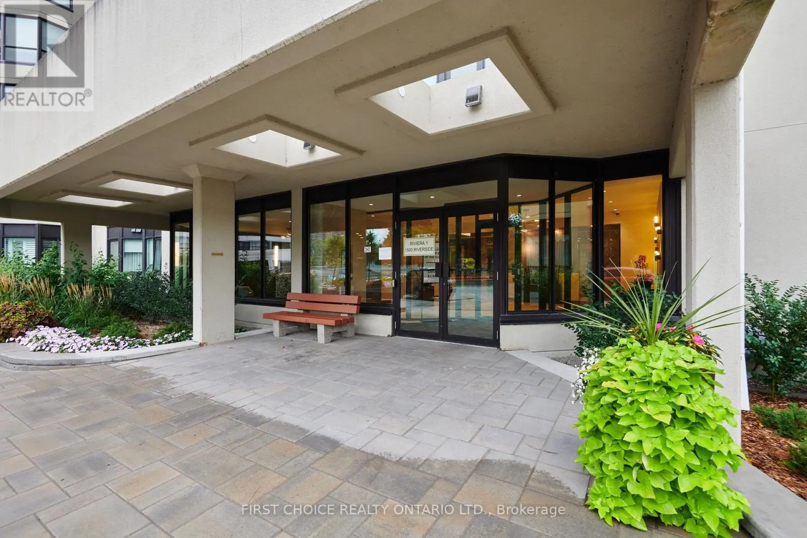 303 - 1500 RIVERSIDE DRIVE