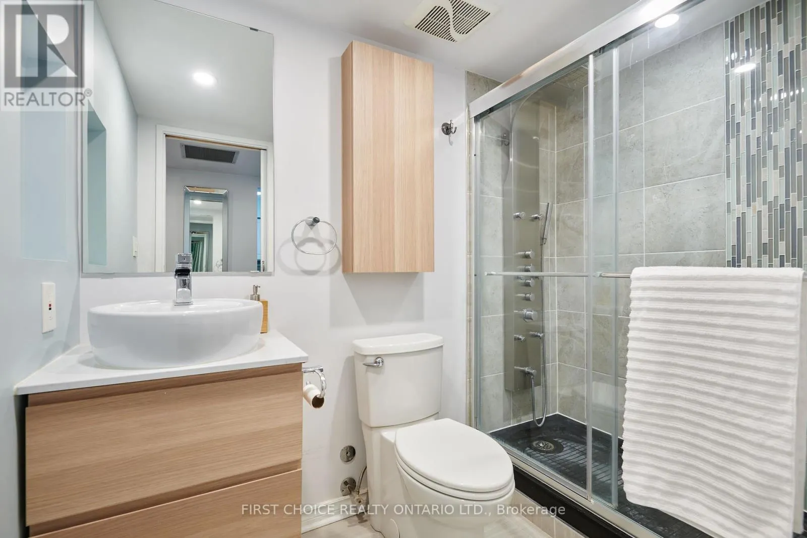 303 - 1500 RIVERSIDE DRIVE