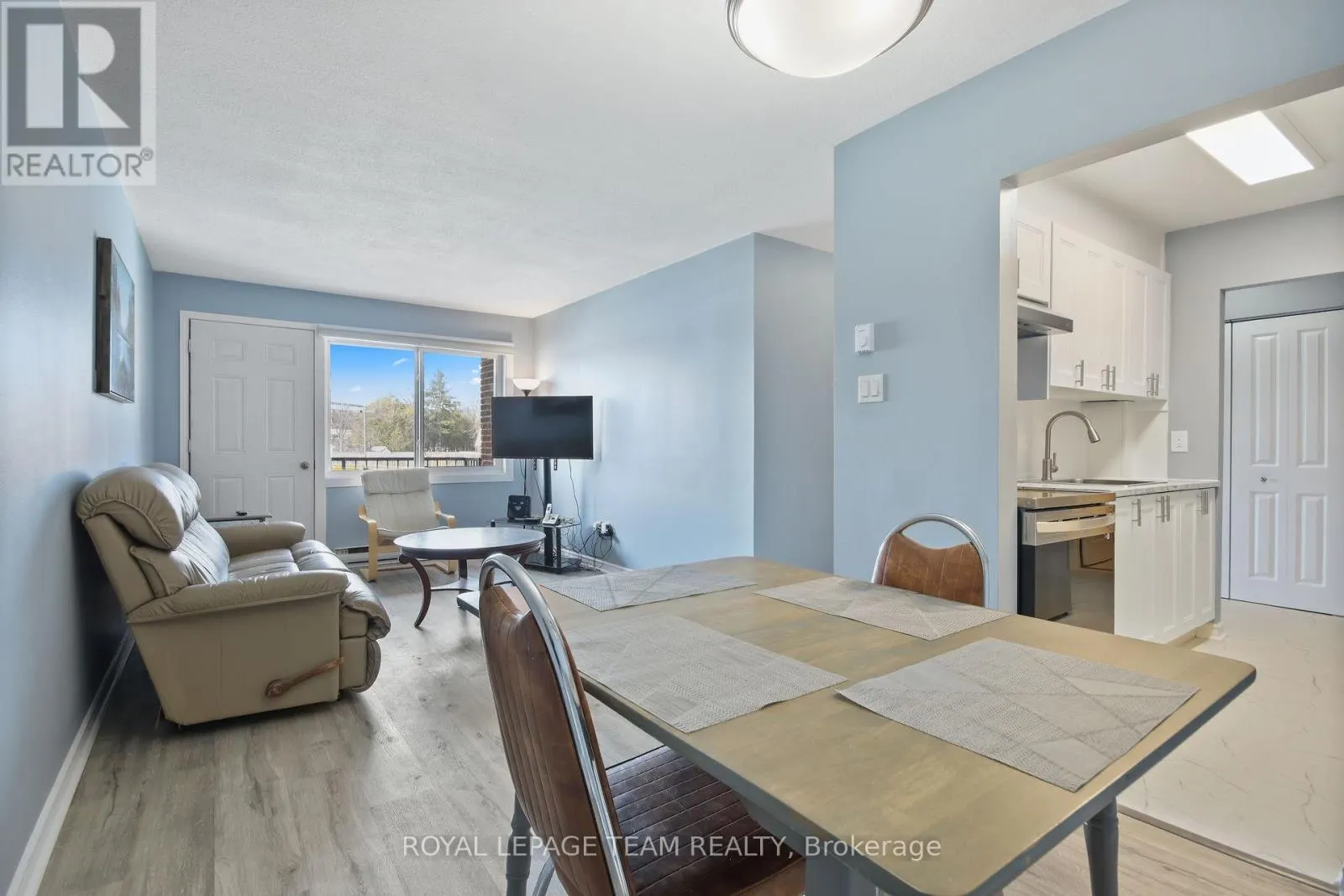 201B - 2041 ARROWSMITH DRIVE