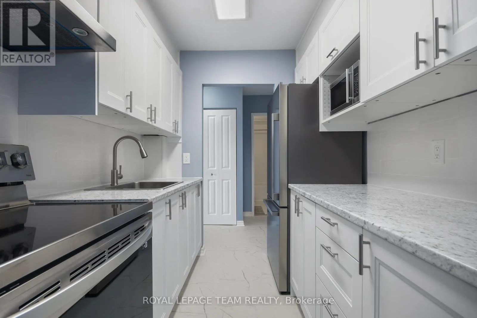 201B - 2041 ARROWSMITH DRIVE
