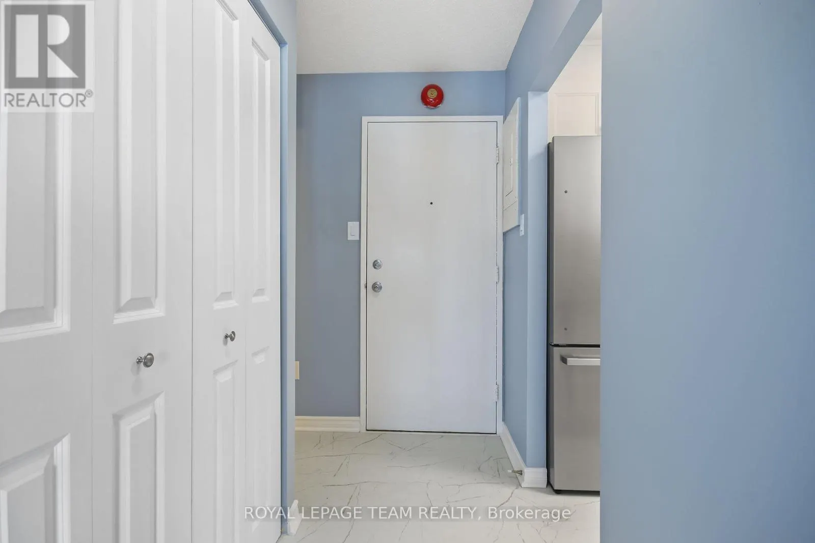 201B - 2041 ARROWSMITH DRIVE