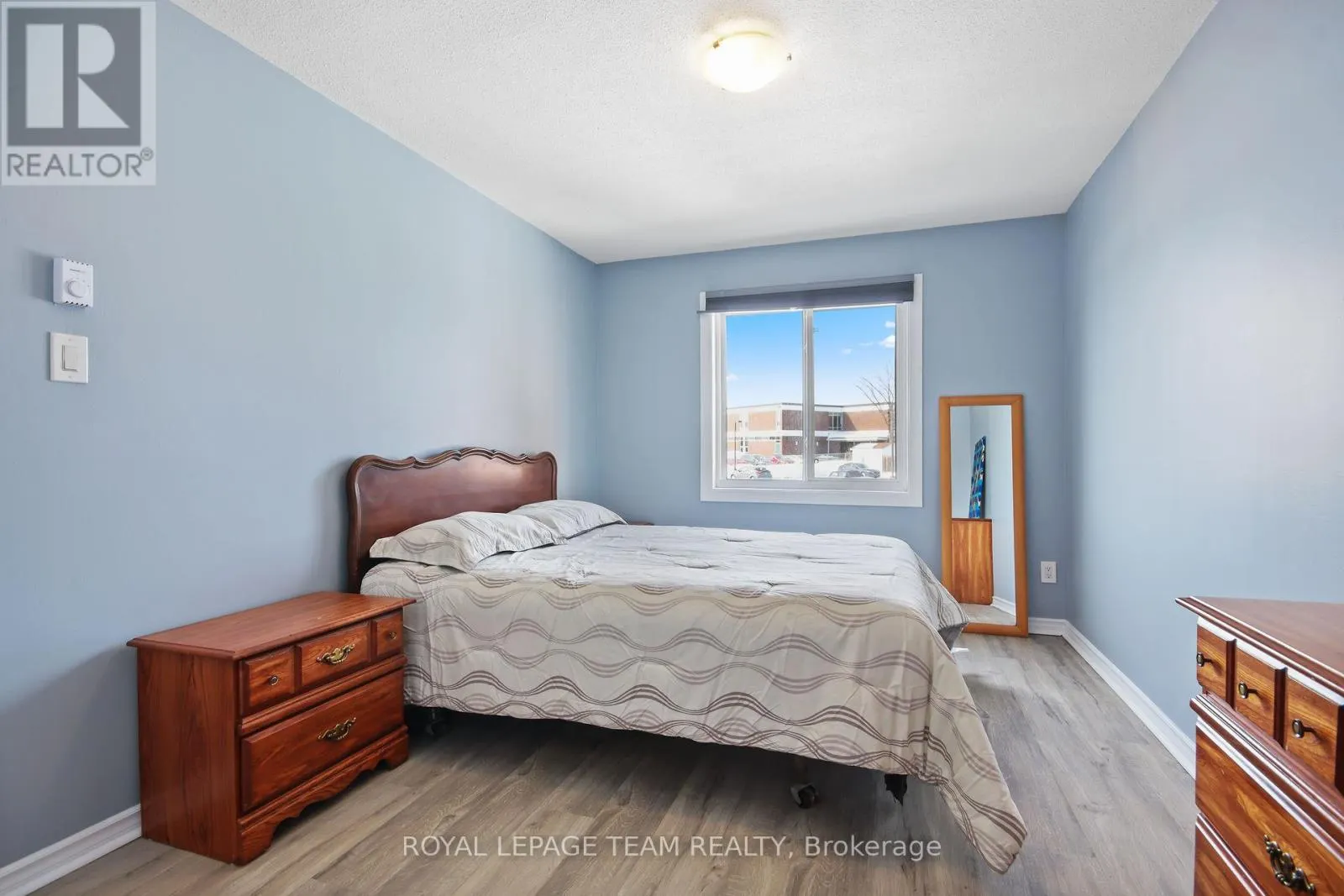 201B - 2041 ARROWSMITH DRIVE