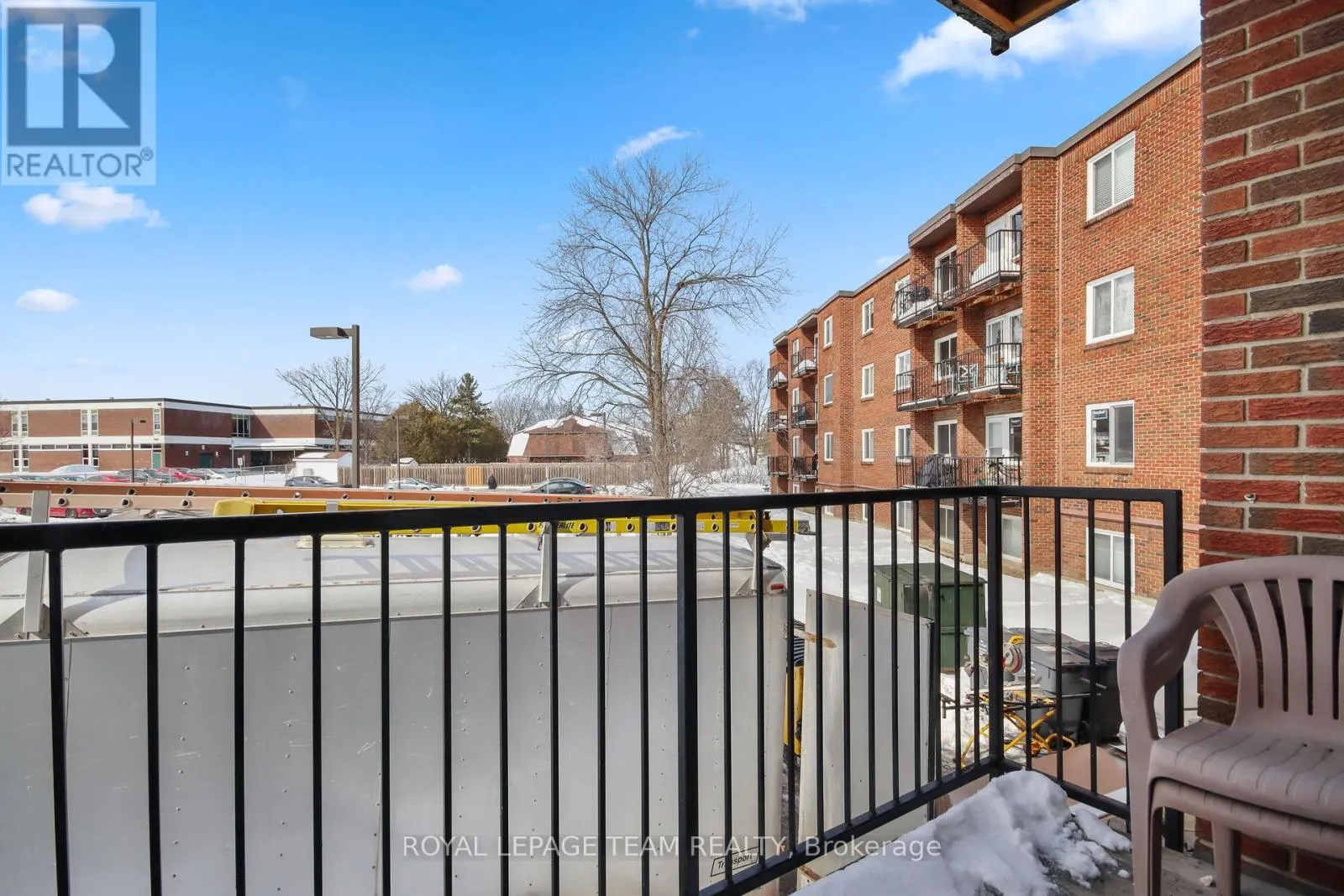 201B - 2041 ARROWSMITH DRIVE