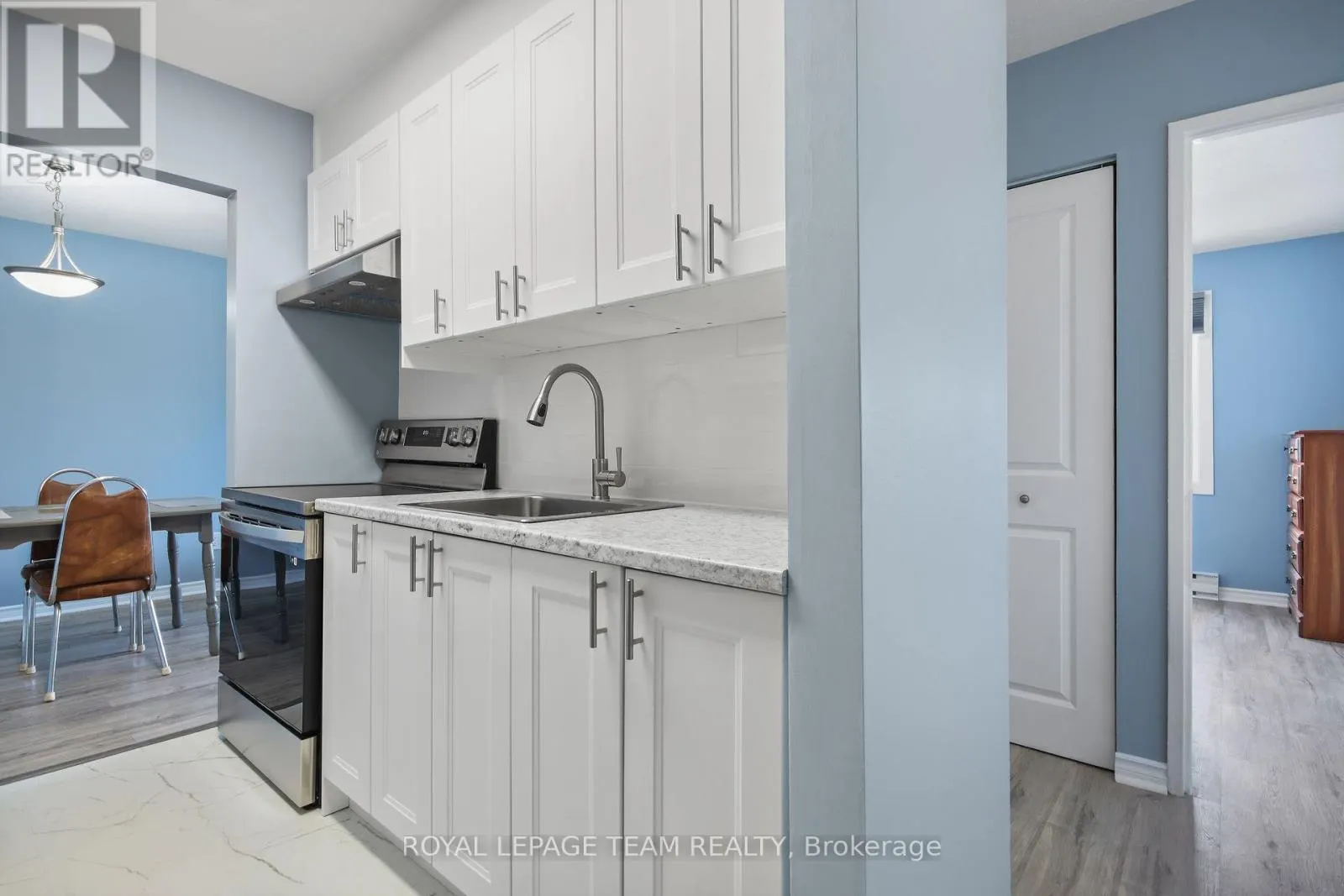201B - 2041 ARROWSMITH DRIVE