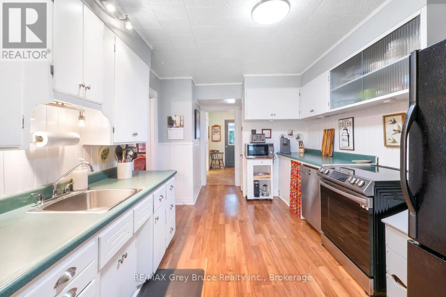 478 13TH STREET W