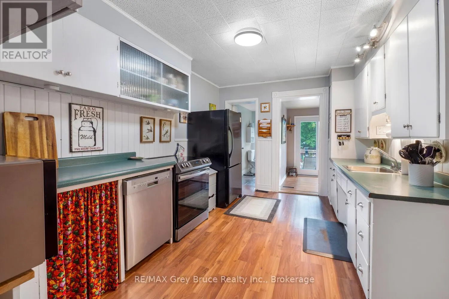 478 13TH STREET W