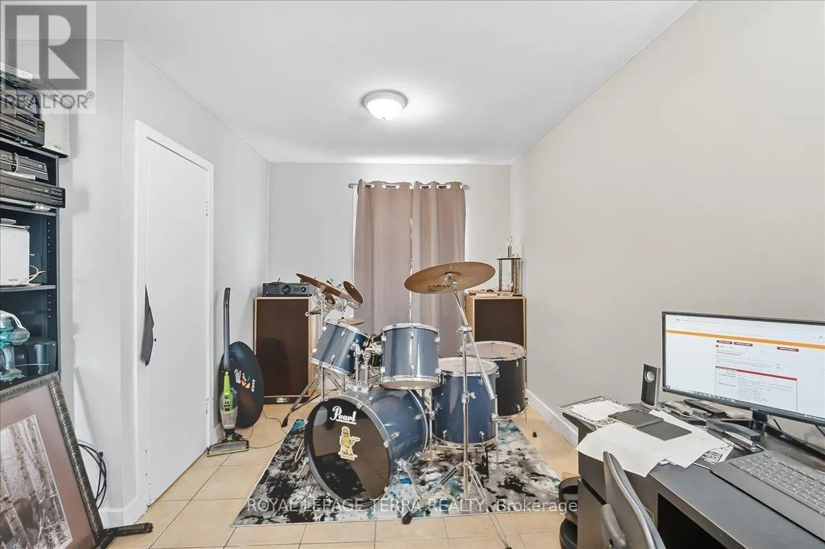 13029 LUNDYS LANE