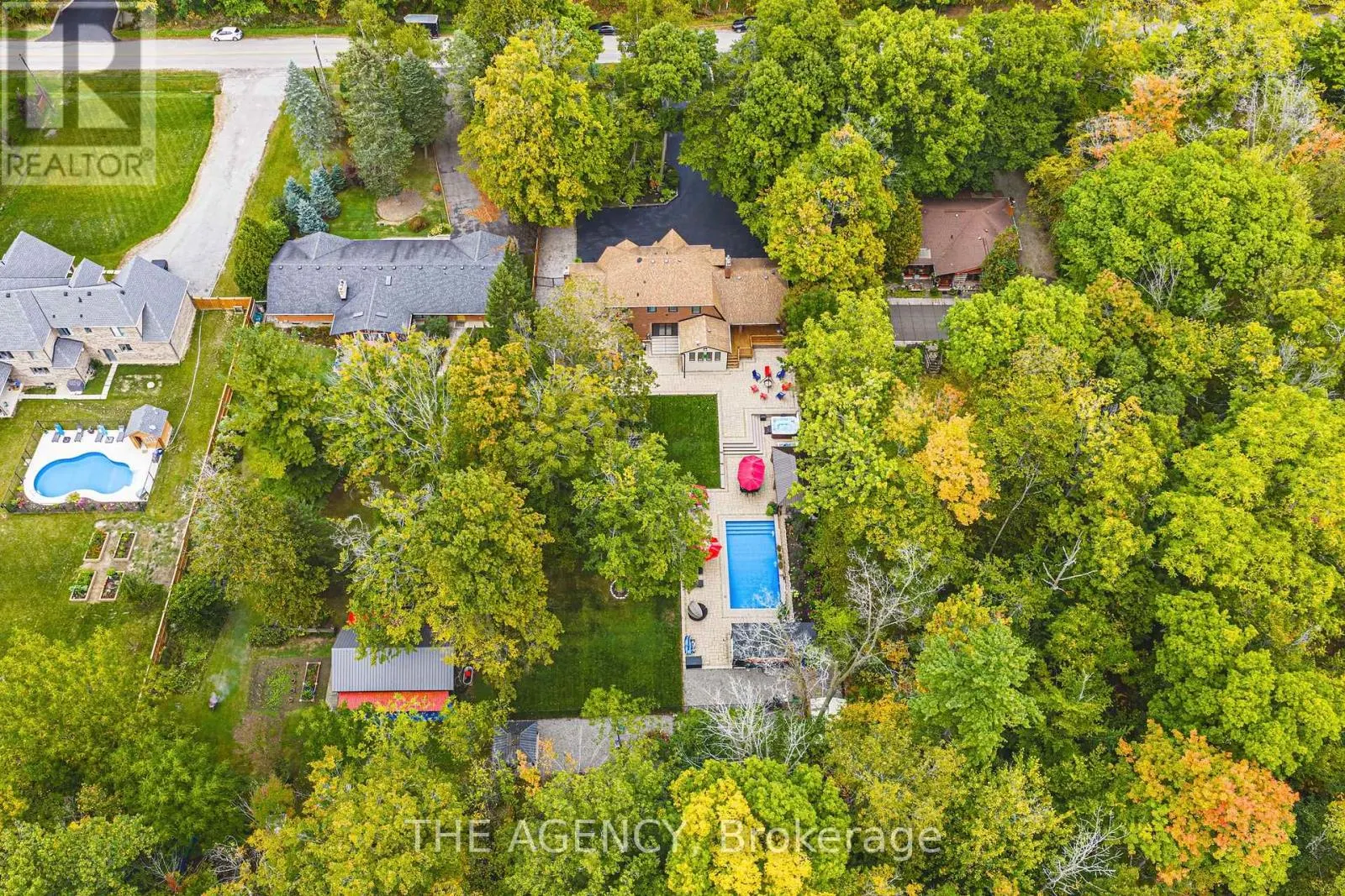 45 GOLF CLUB ROAD E
