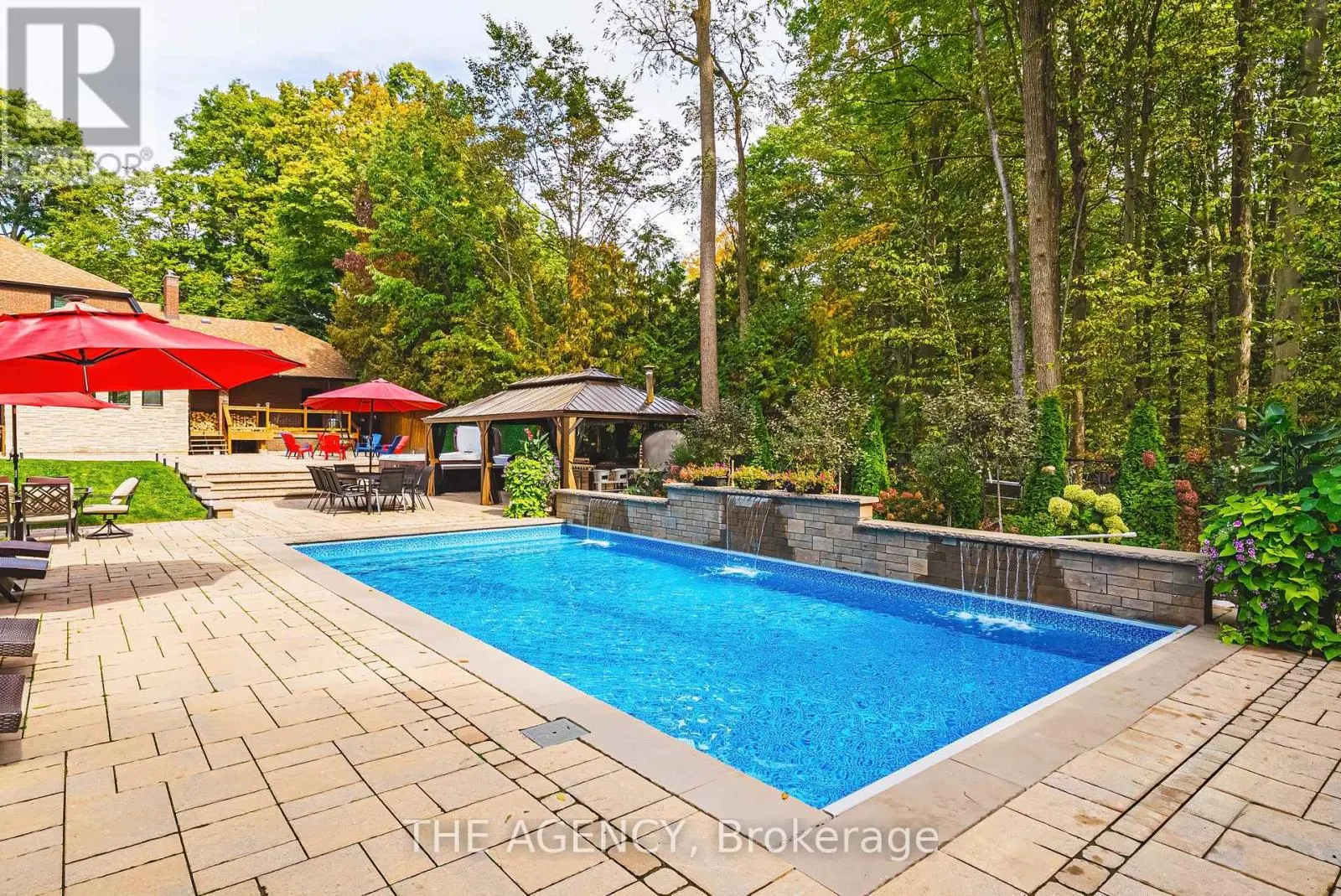 45 GOLF CLUB ROAD E