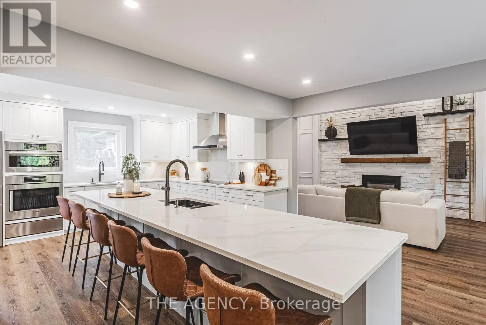 45 GOLF CLUB ROAD E
