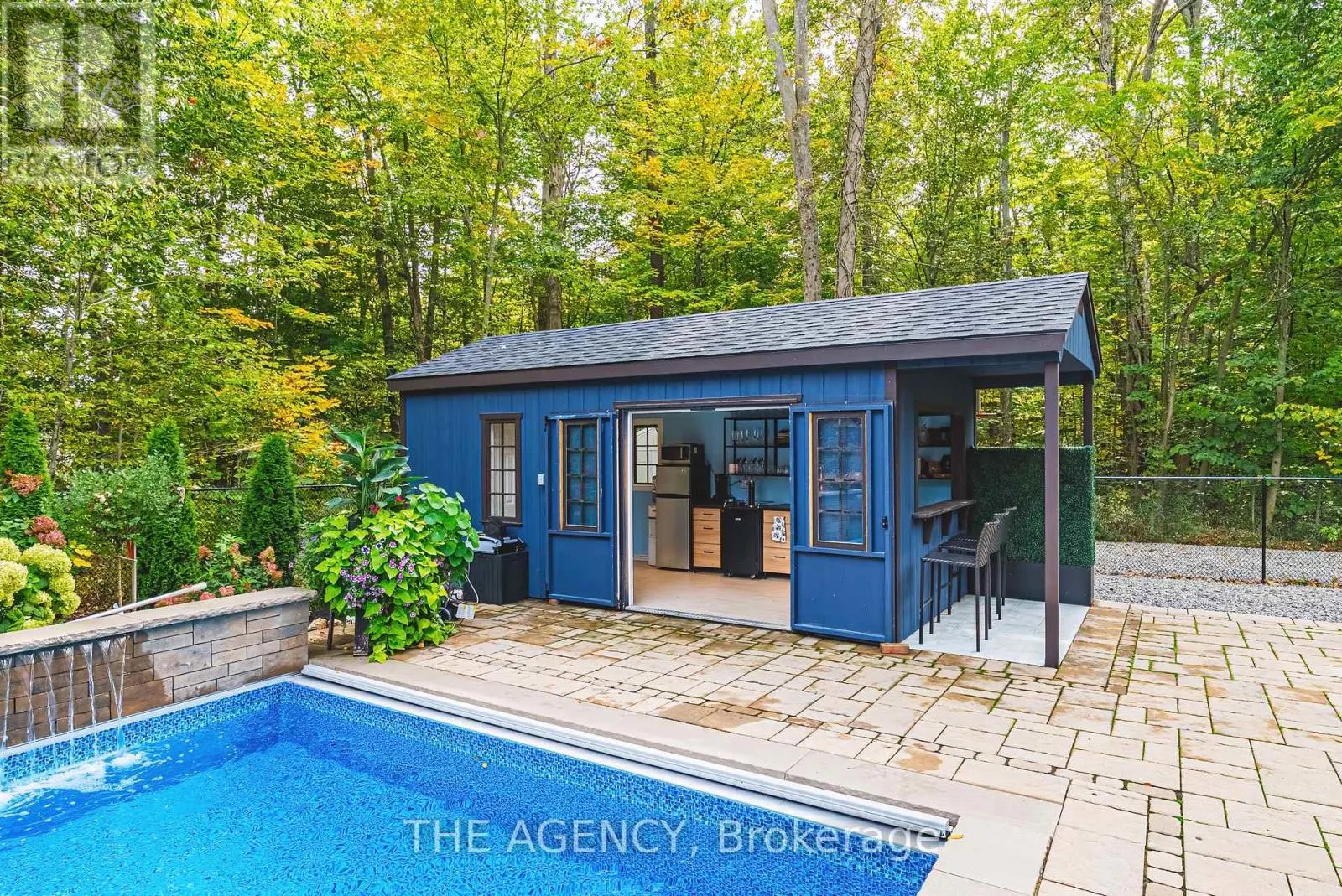 45 GOLF CLUB ROAD E
