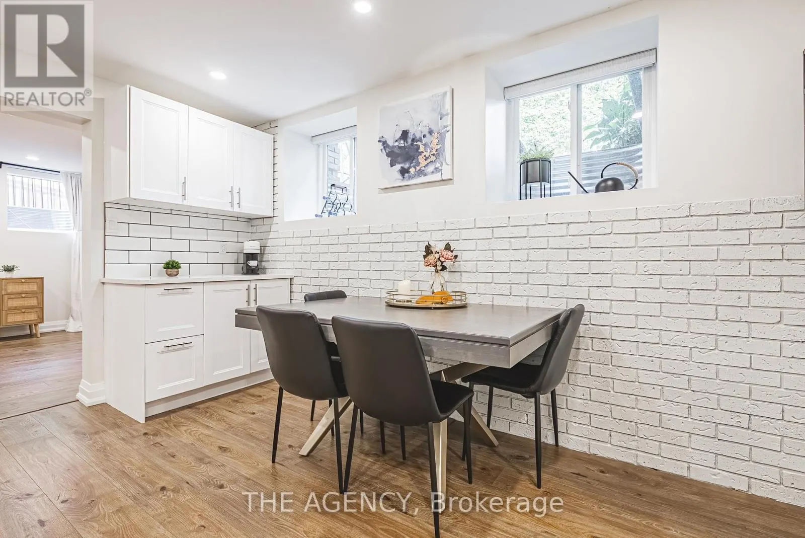 45 GOLF CLUB ROAD E