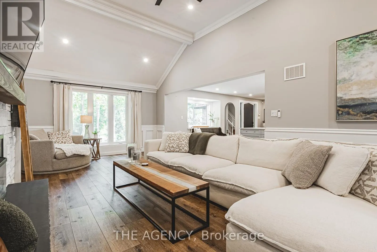 45 GOLF CLUB ROAD E