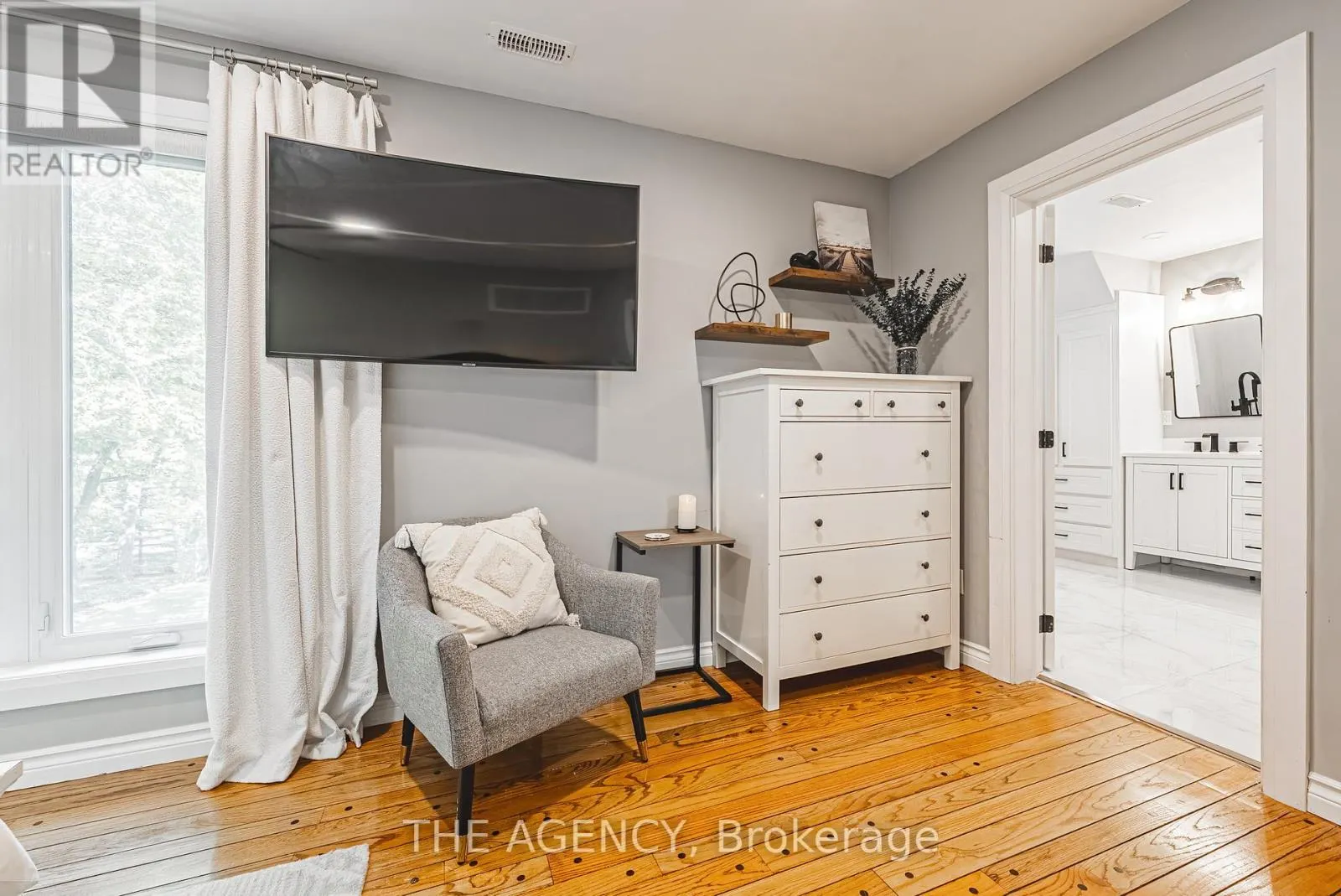 45 GOLF CLUB ROAD E