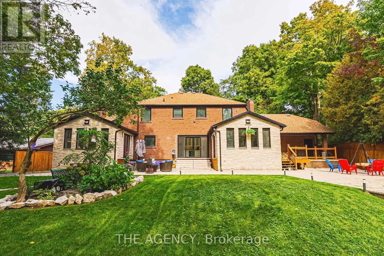 45 GOLF CLUB ROAD E