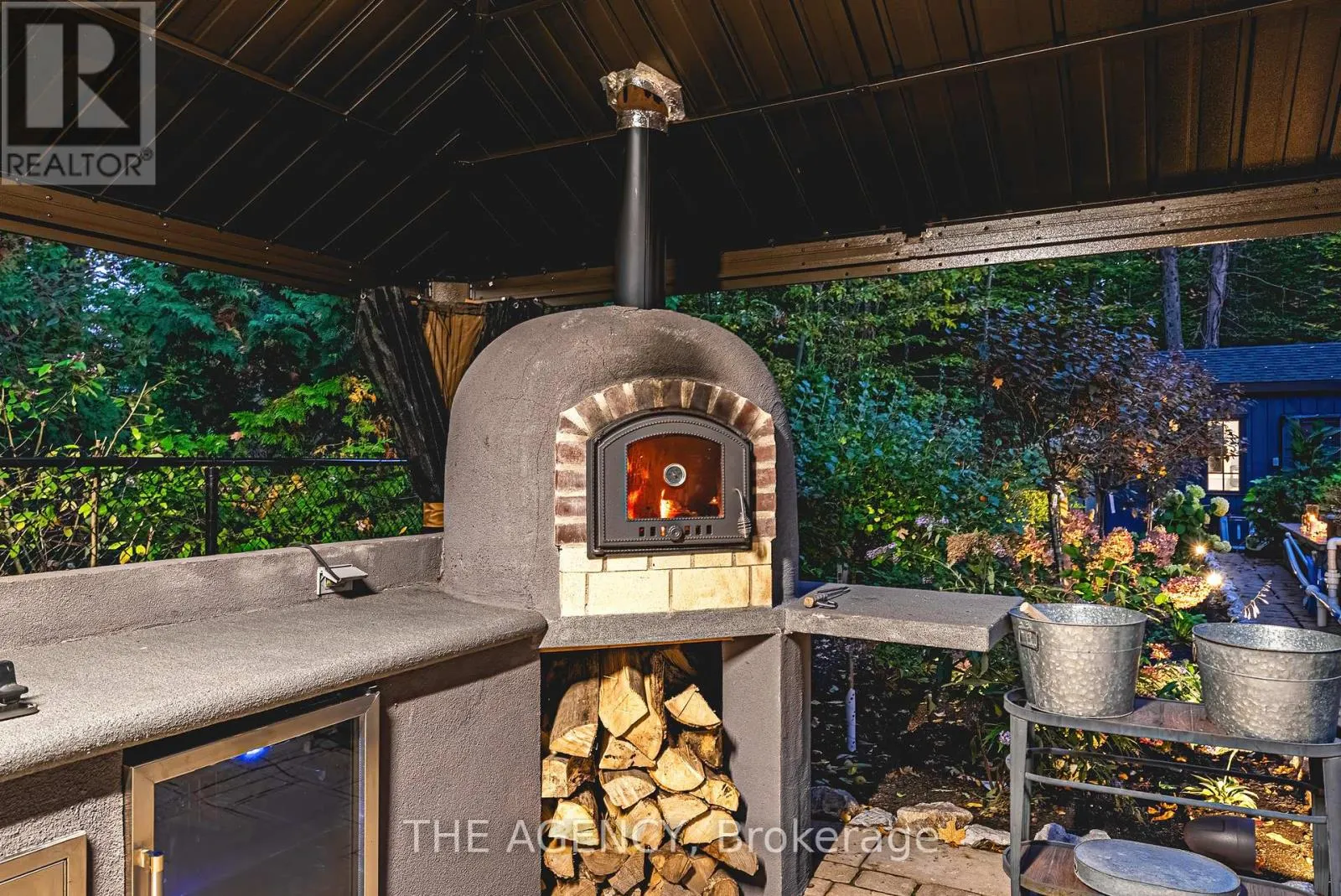 45 GOLF CLUB ROAD E