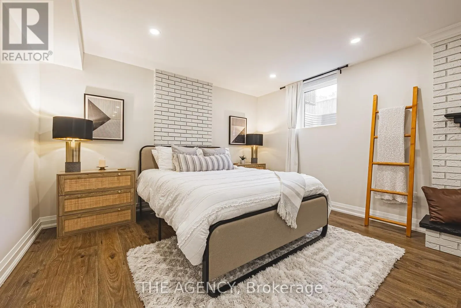 45 GOLF CLUB ROAD E