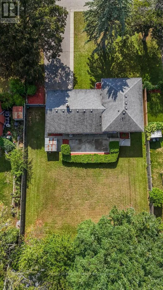 12 FIELD ROAD