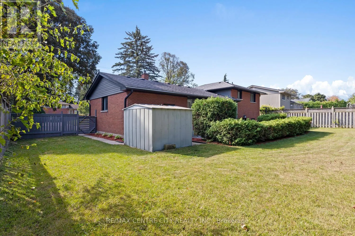 12 FIELD ROAD