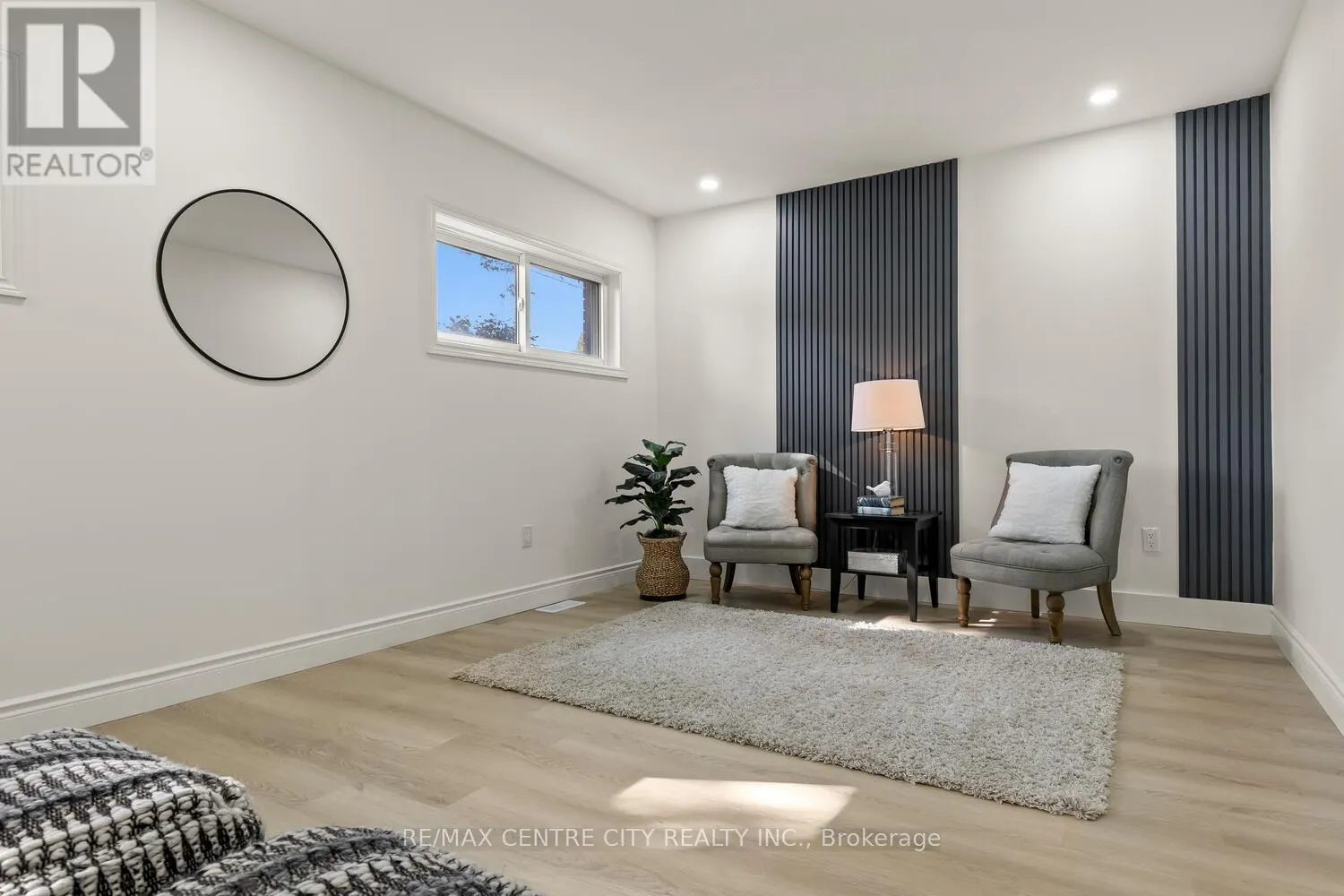 12 FIELD ROAD