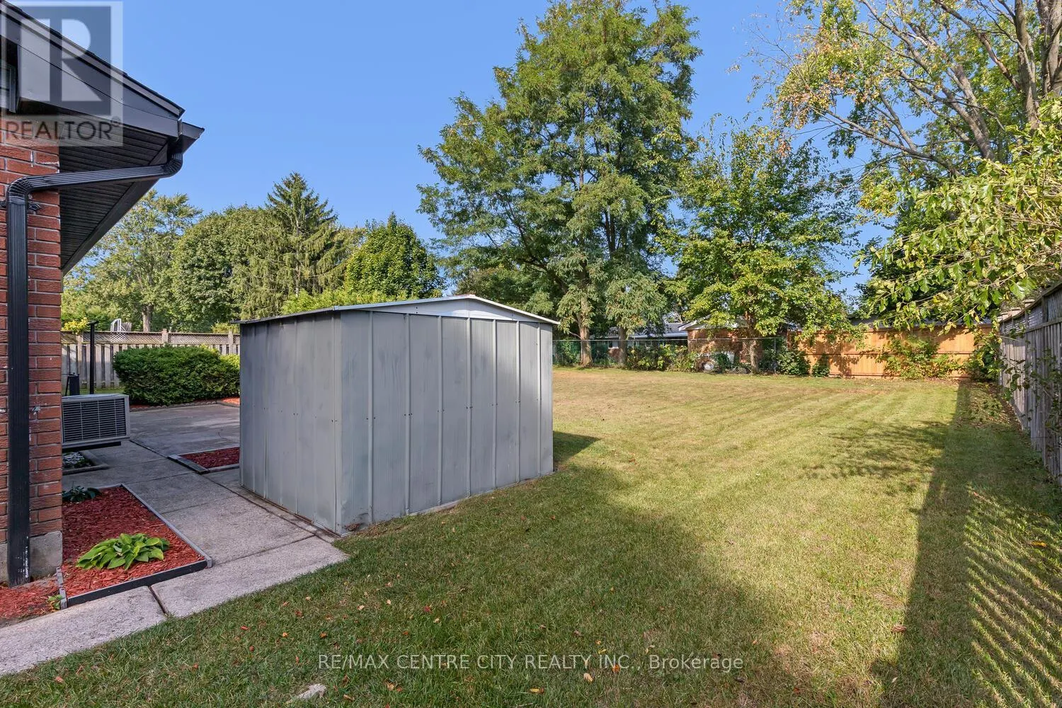 12 FIELD ROAD